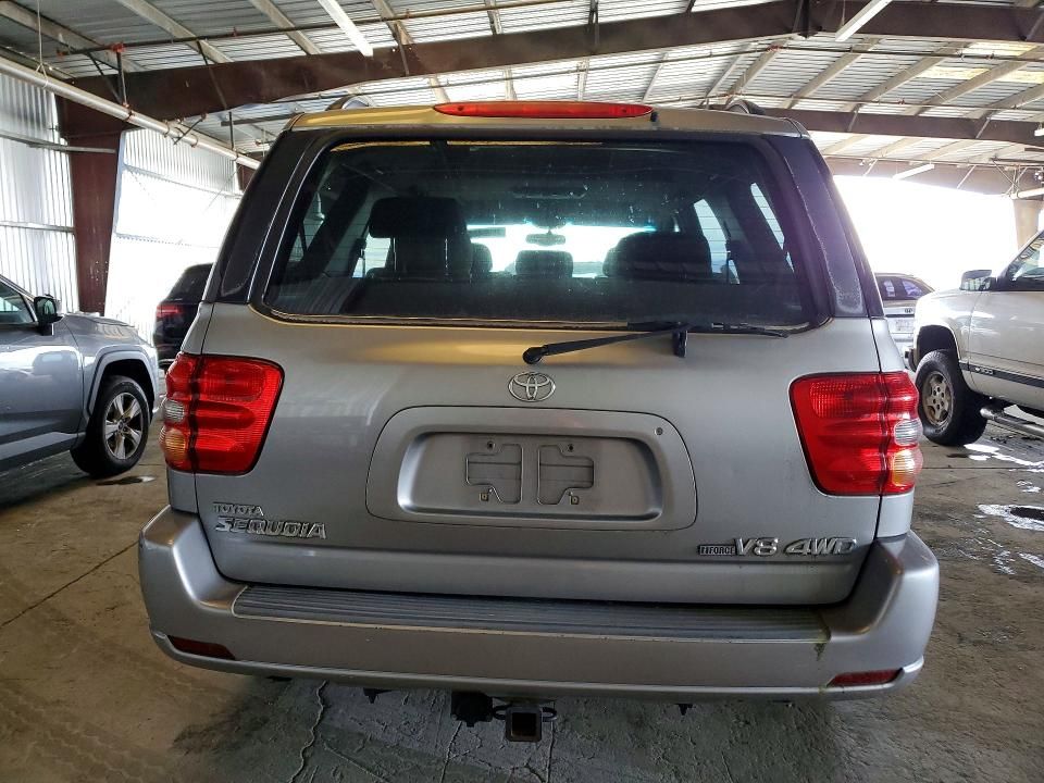 2004 Toyota Sequoia SR5