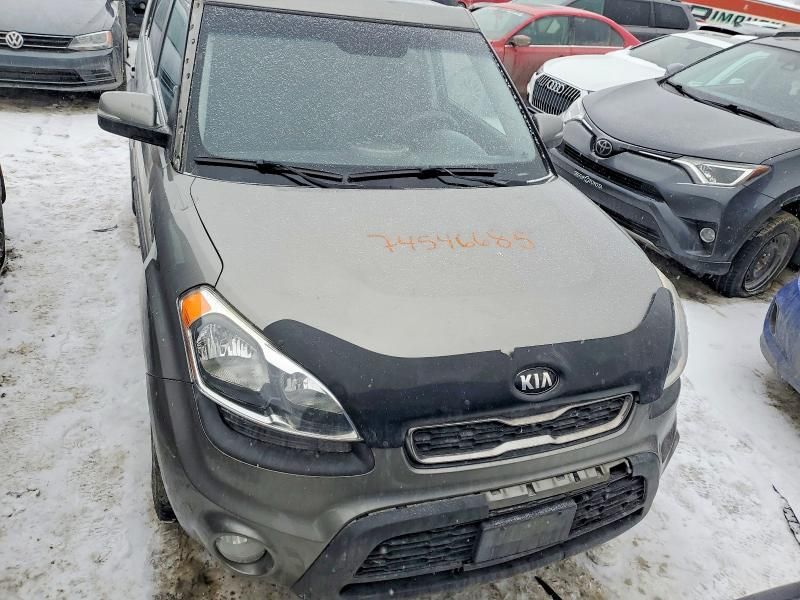 2013 KIA Soul +