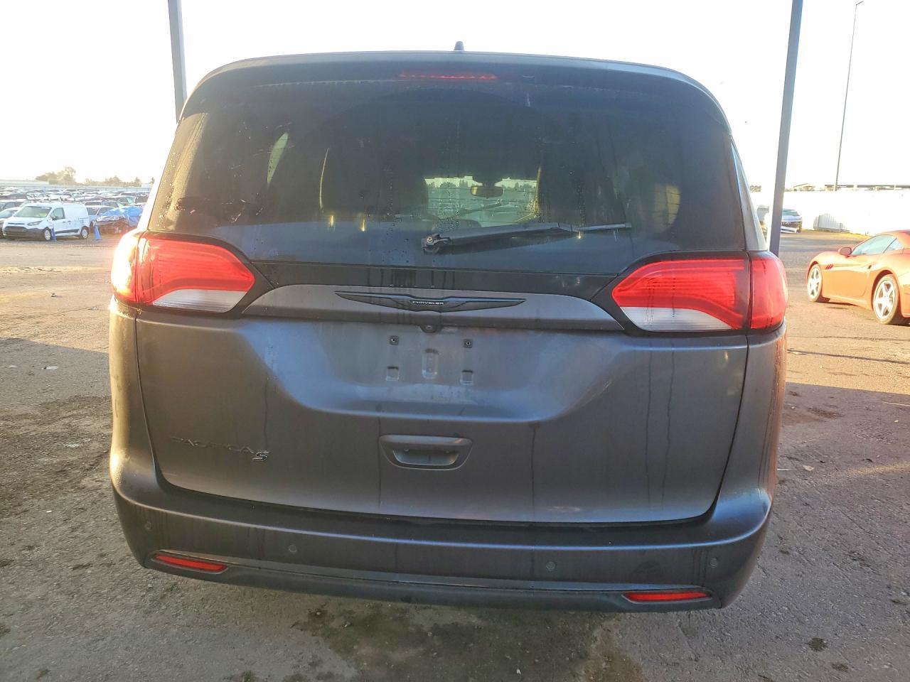 2018 Chrysler Pacifica Touring l