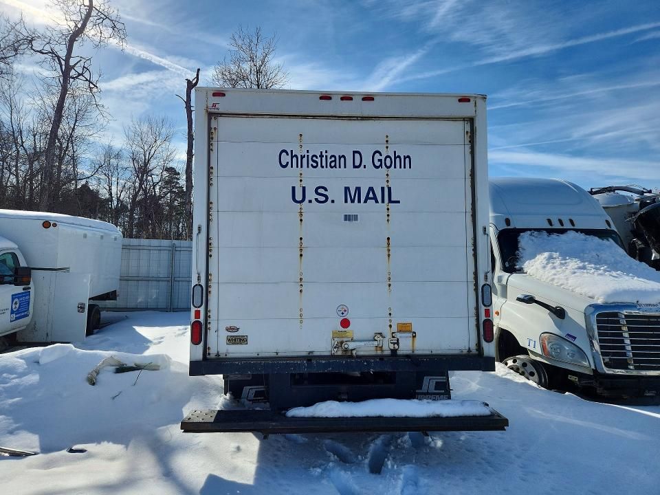 2016 Chevrolet Express G3-box Truck