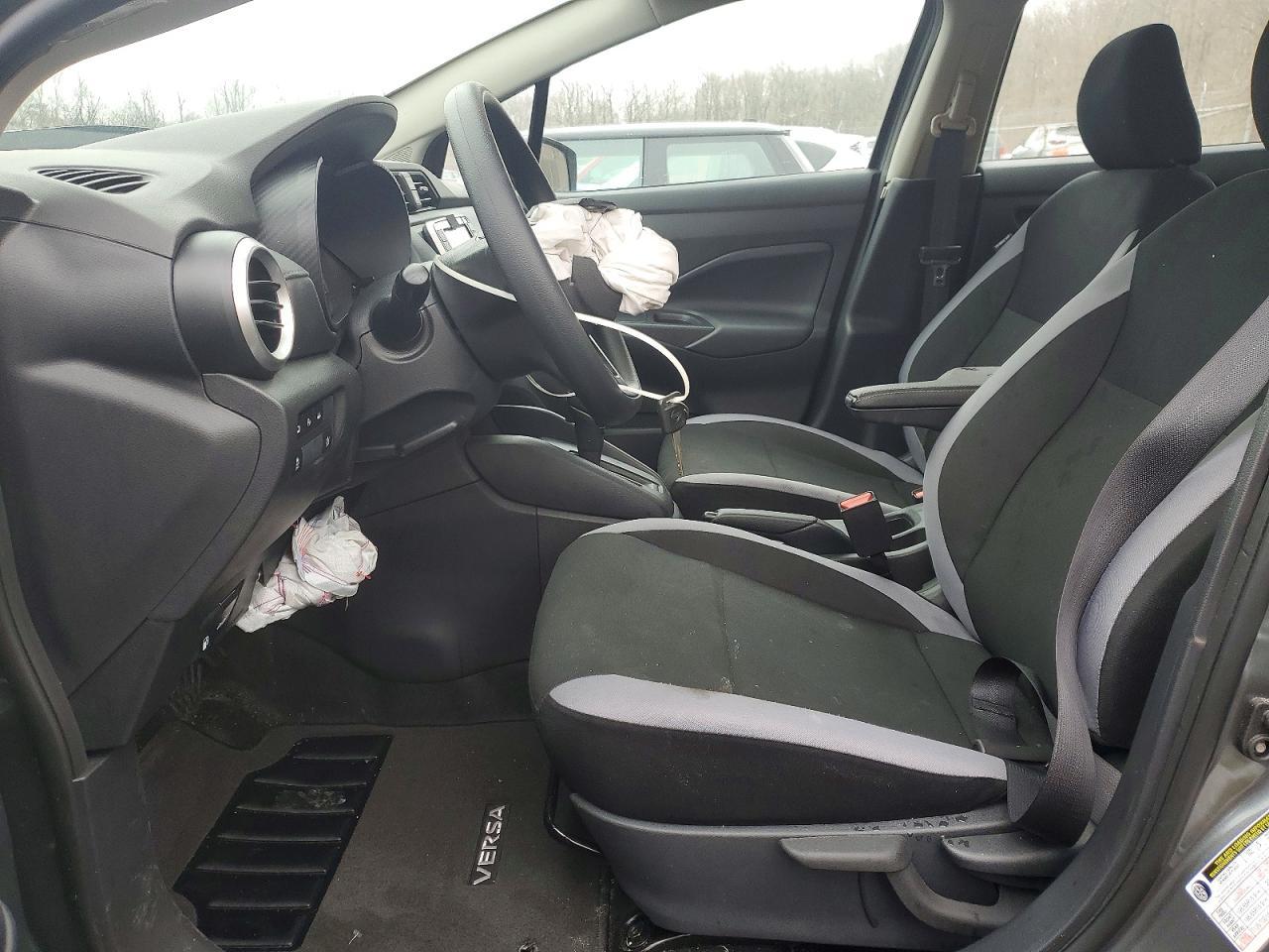 2025 Nissan Versa s