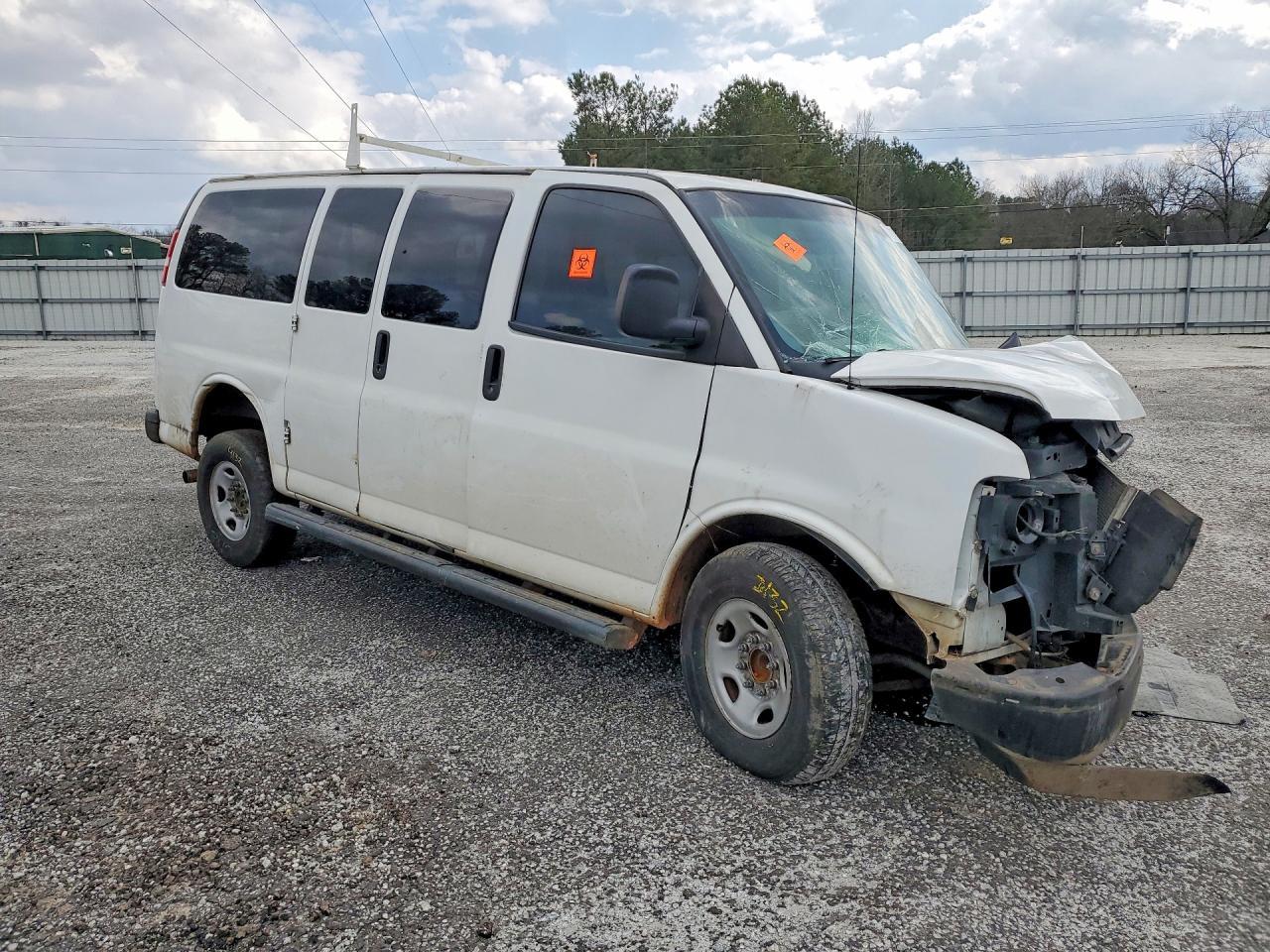 2017 Chevrolet Express G2500 LS
