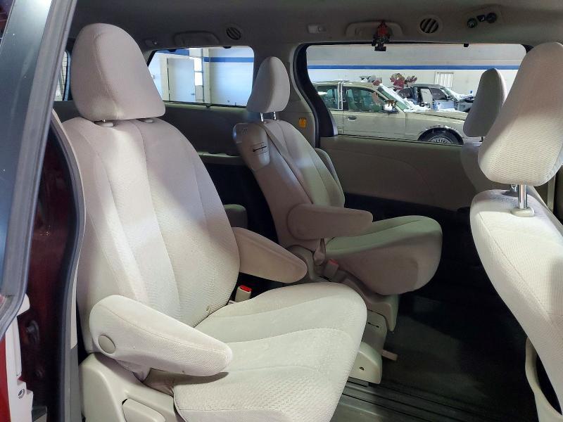 2011 Toyota Sienna le