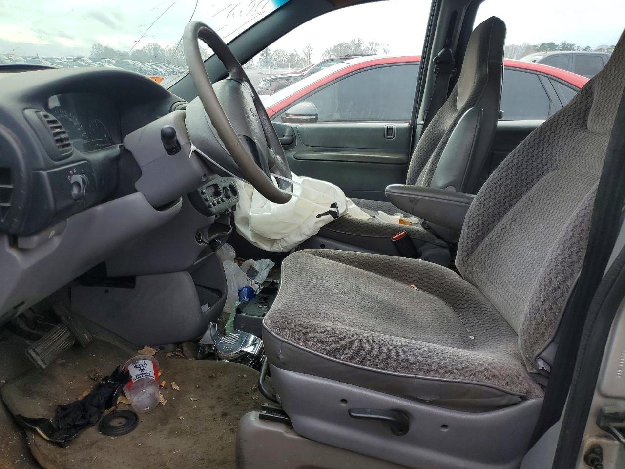 2000 Chrysler Voyager