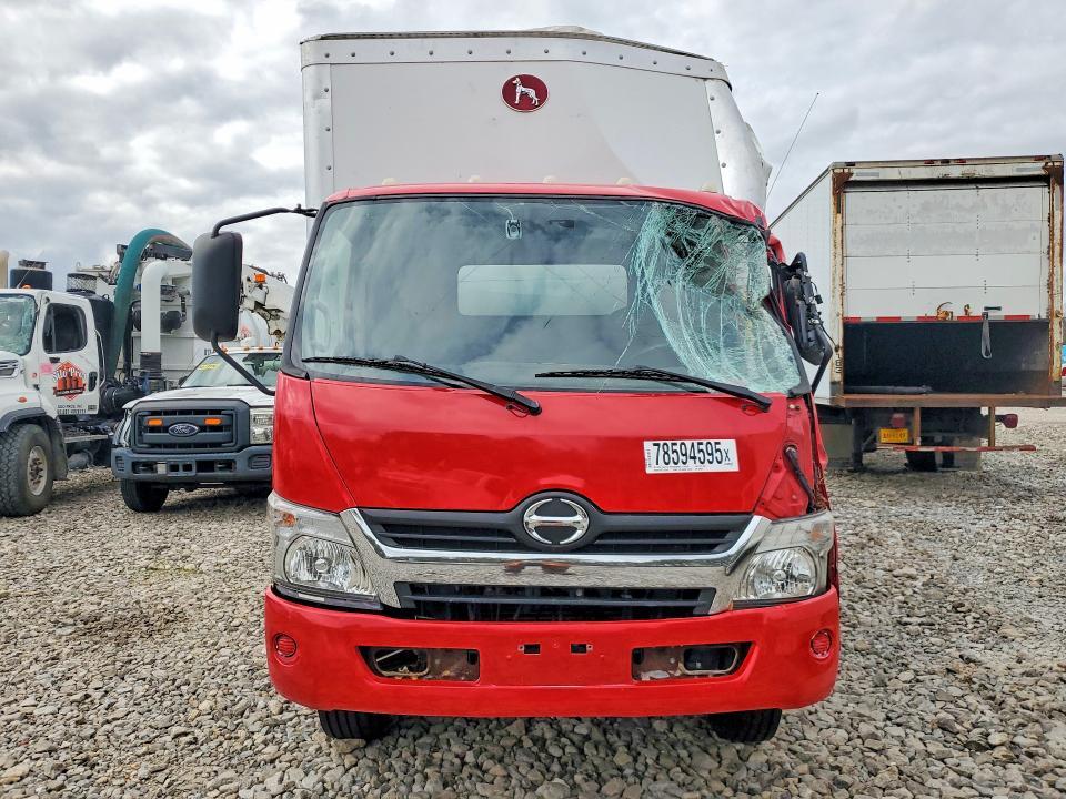 2019 Hino 195 box Truck