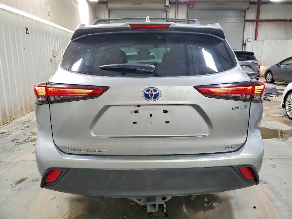 2022 Toyota Highlander Hybrid xle