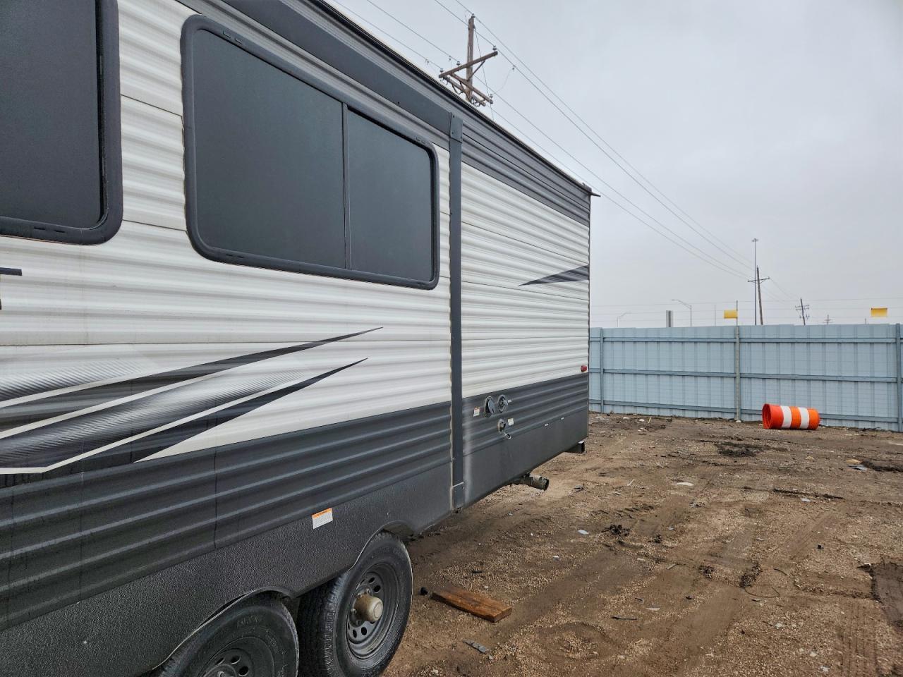 2021 Keystone Hideout-Camper