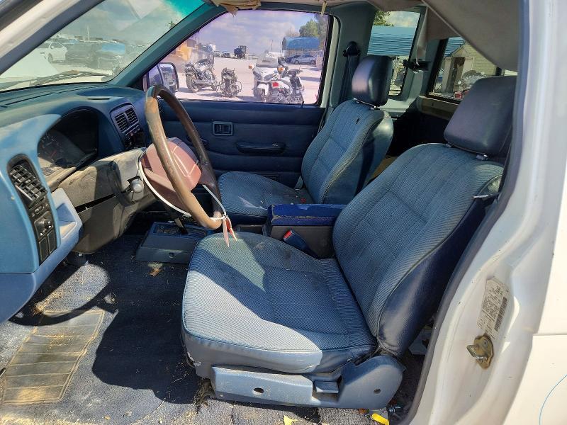 1995 Nissan Truck xe