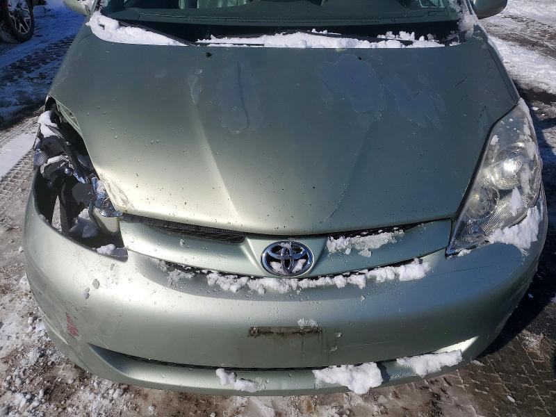 2006 Toyota Sienna xle 7 Passenger