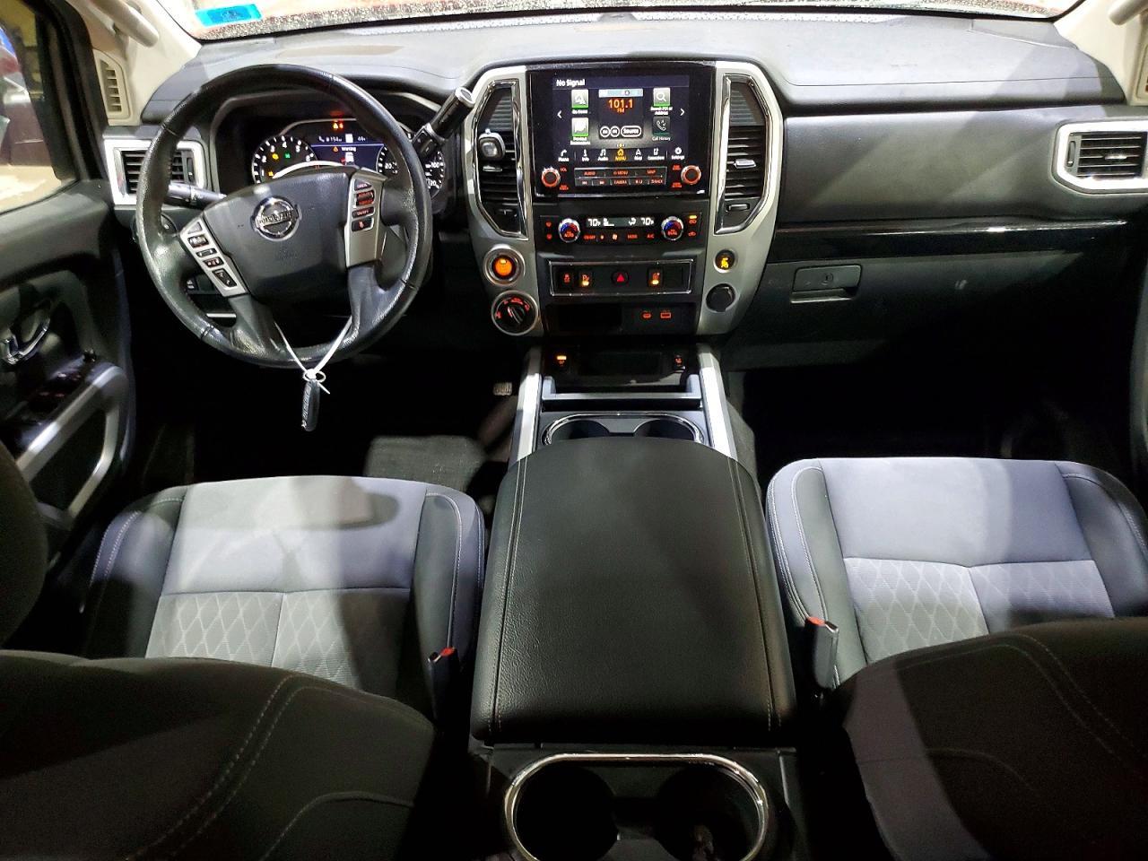 2020 Nissan Titan SV