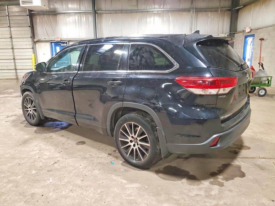 2017 Toyota Highlander se