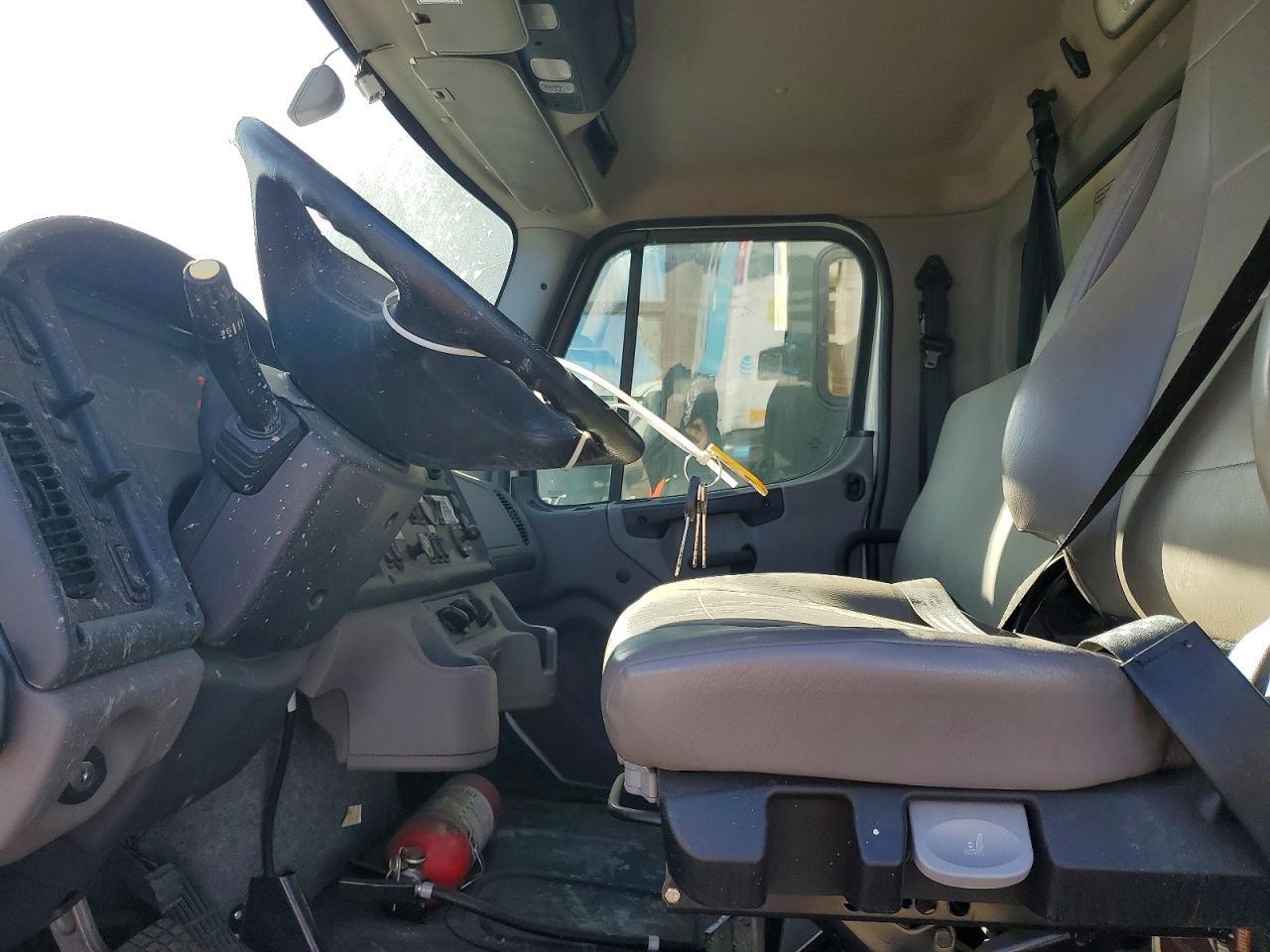 2024 Freigliner 2024 Freightliner Business Class M2 Refrigerated B