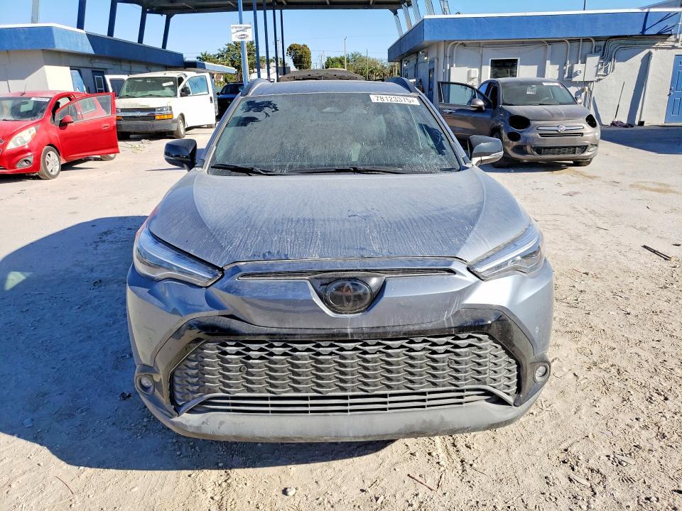 2025 Toyota Corolla Cross Hybrid xse