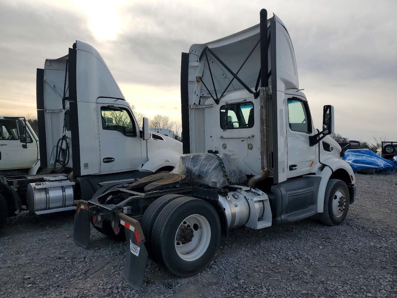 2019 Peterbilt 579 Semi Truck
