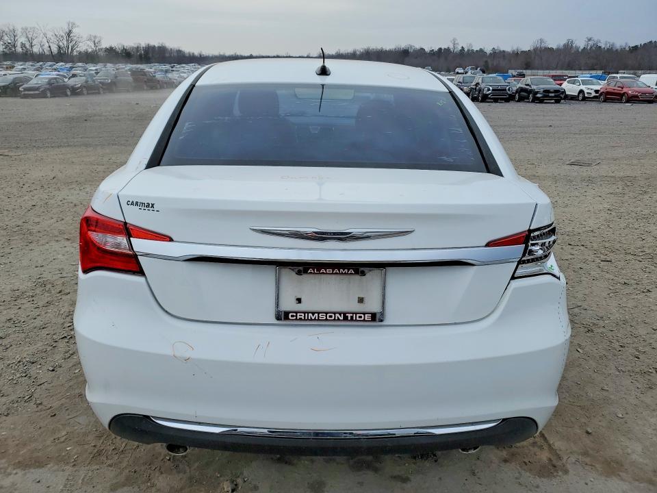 2013 Chrysler 200 lx