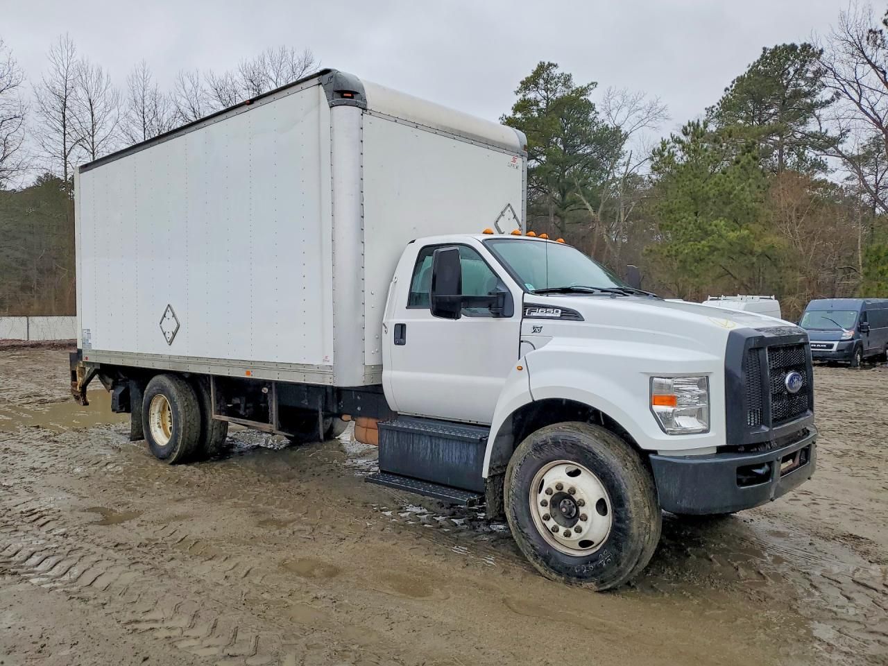2017 Ford F650 Super Duty BOX Truck
