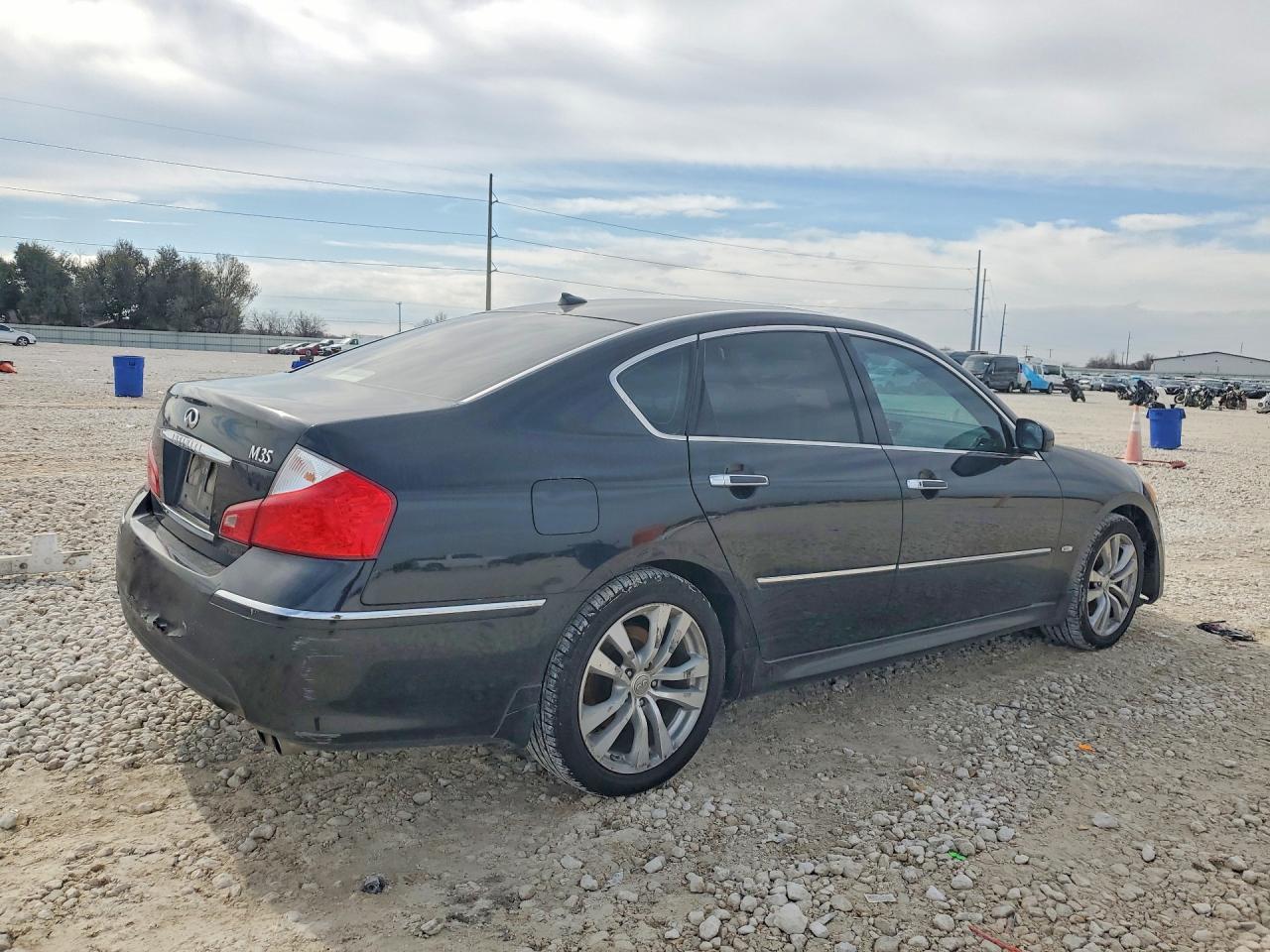 2009 Infiniti M35 Base