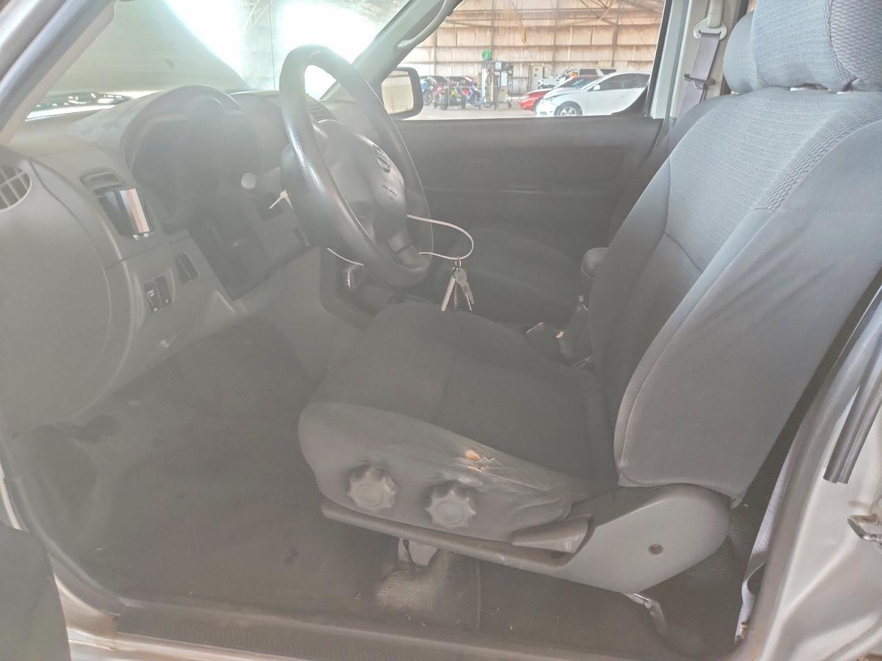 2004 Nissan Frontier Xe-v6