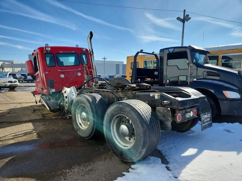 2018 Peterbilt 567 Semi Truck