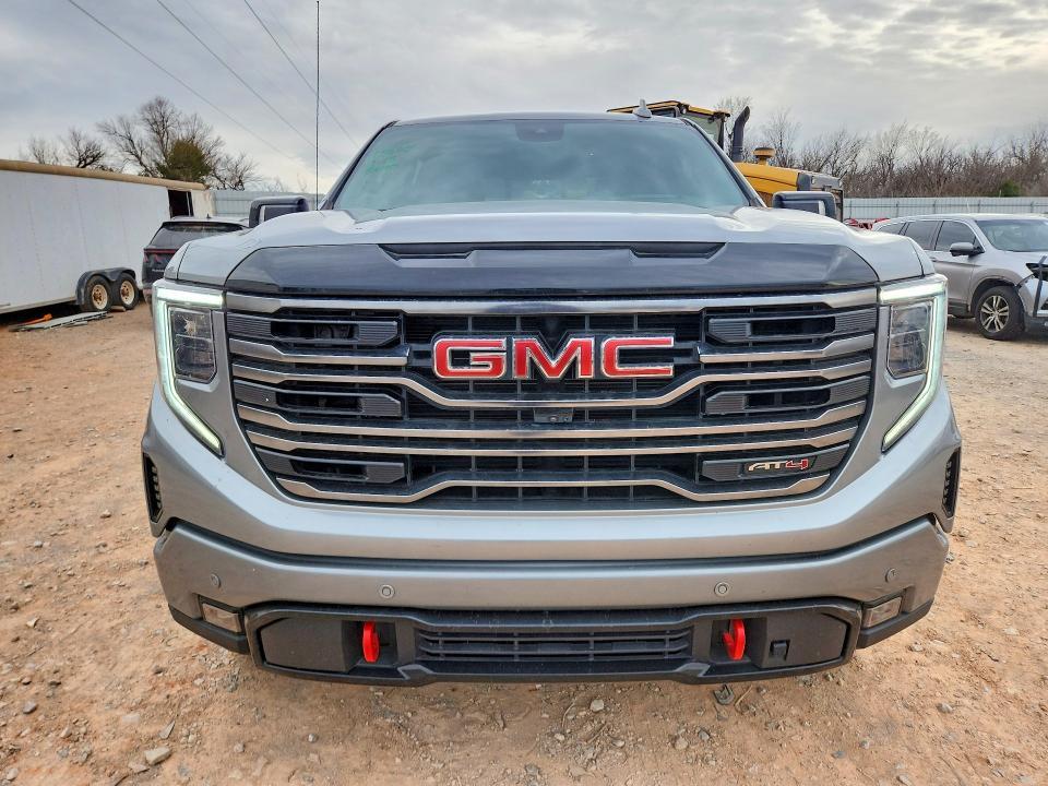 2025 GMC Sierra K1500 AT4