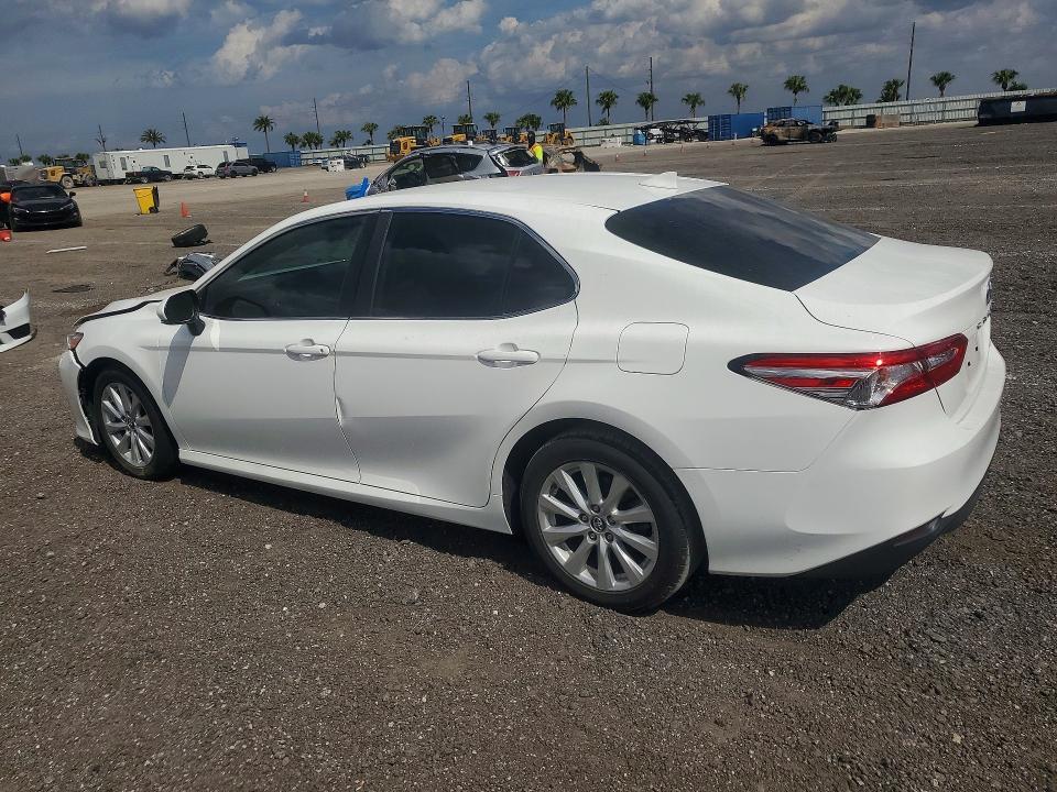 2019 Toyota Camry le