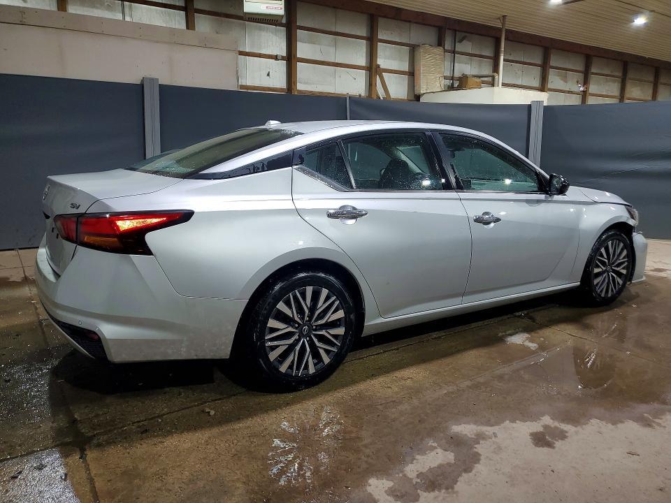 2024 Nissan Altima sv