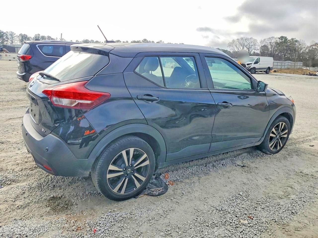 2020 Nissan Kicks sv