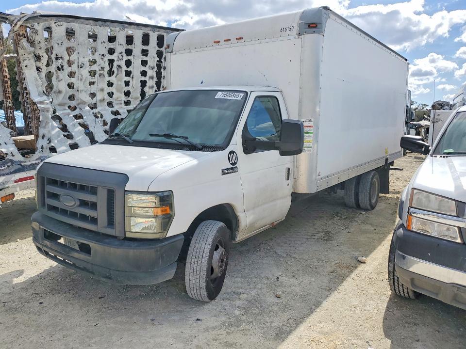 2016 Ford Econoline E350 Super Duty Cutaway Van