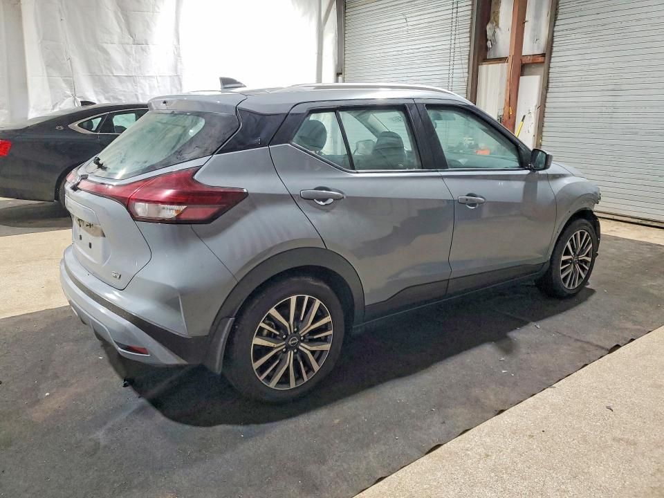 2024 Nissan Kicks sv