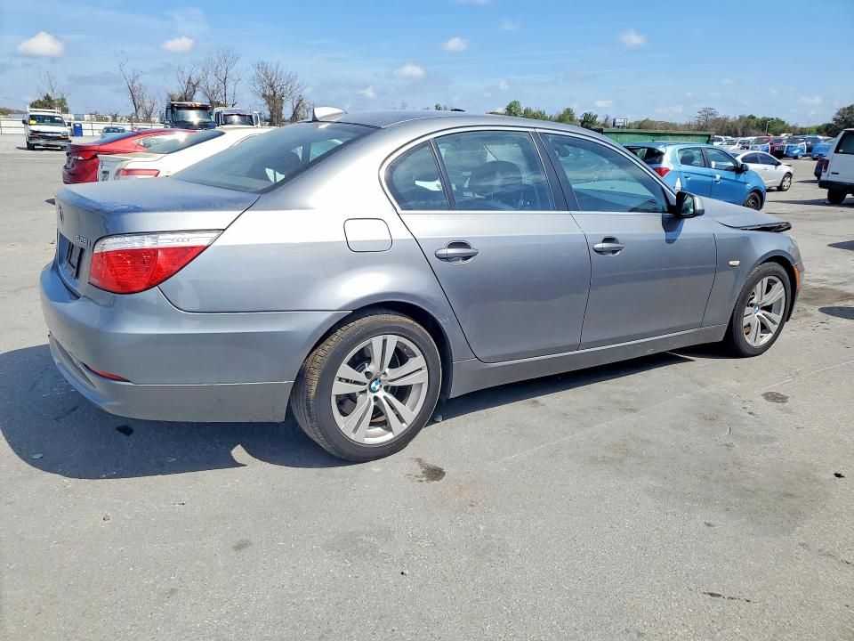 2010 BMW 528 i