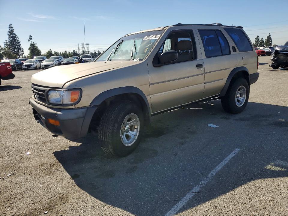 1997 Nissan Pathfinder xe