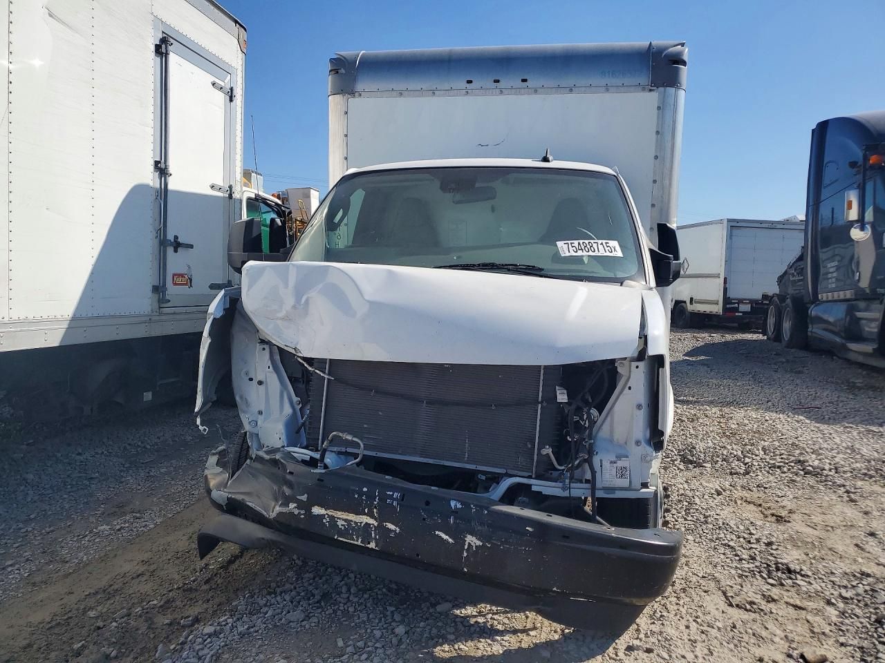 2022 GMC Savana CUT-BOX Truck