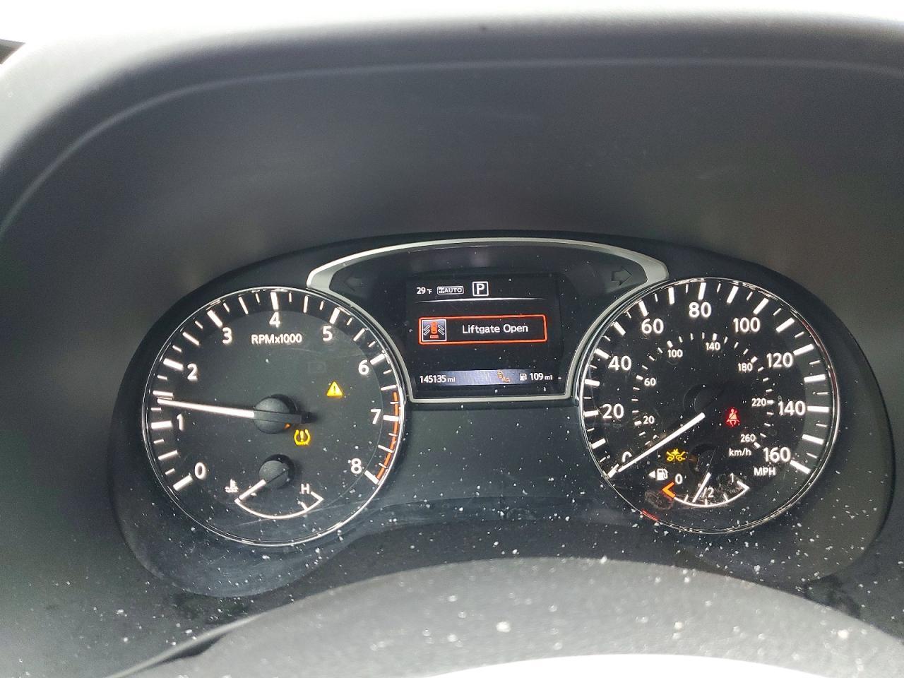 2018 Nissan Pathfinder sv