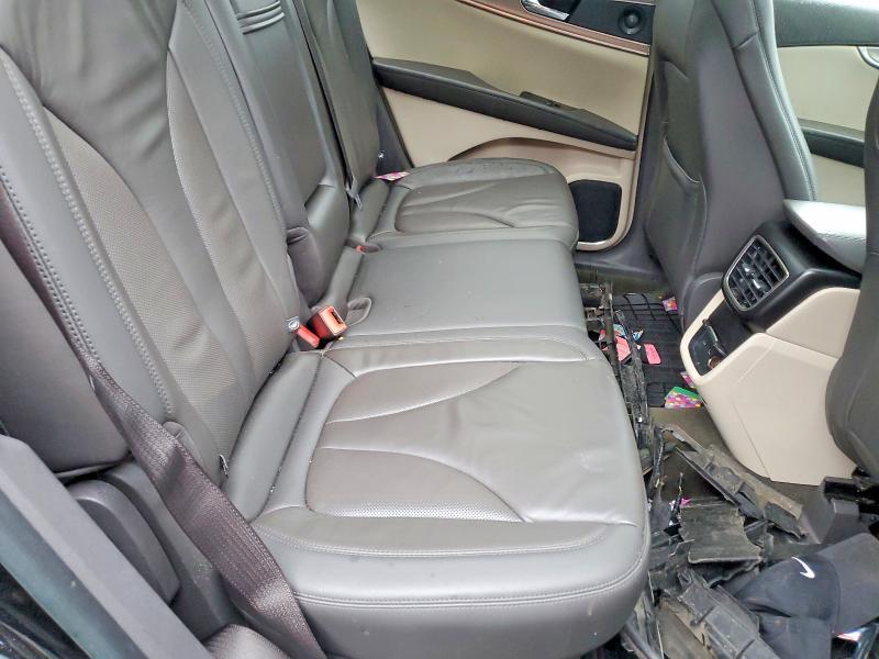 2019 Lincoln Nautilus Select