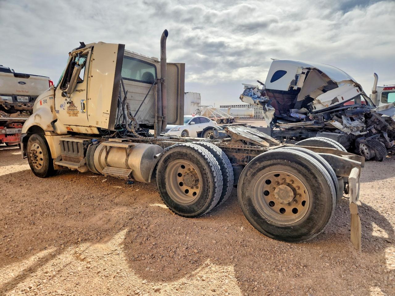 2014 International LF687 Semi Truck