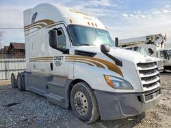 Salvage trucks for sale at Louisville, KY auction: 2020 Freigliner 2020 Freightliner Cascadia 126 Semi Truck