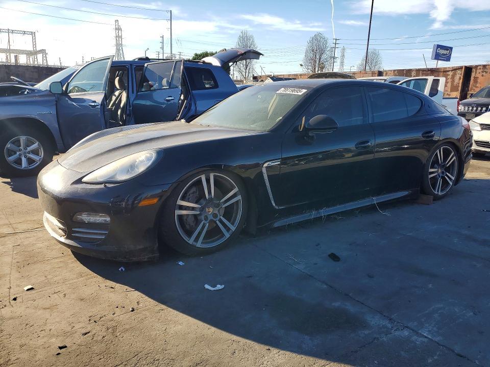 2013 Porsche Panamera 2