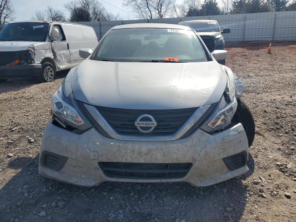 2016 Niss Altima 2.5