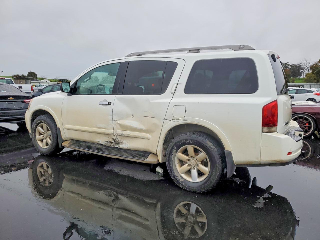 2014 Nissan Armada sv