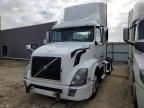 2016 Volvo VNL 670 Semi Truck