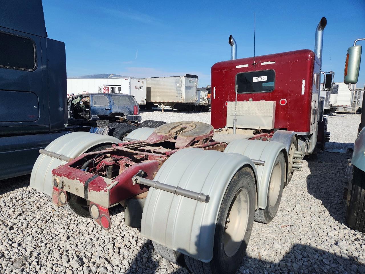 2012 Peterbilt 389 Semi Truck