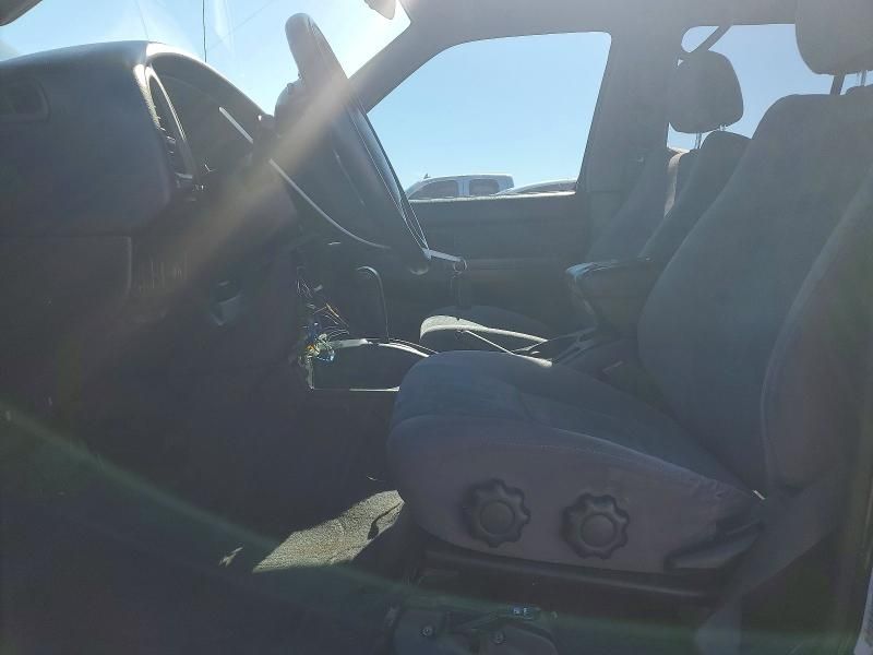 2001 Nissan Pathfinder le