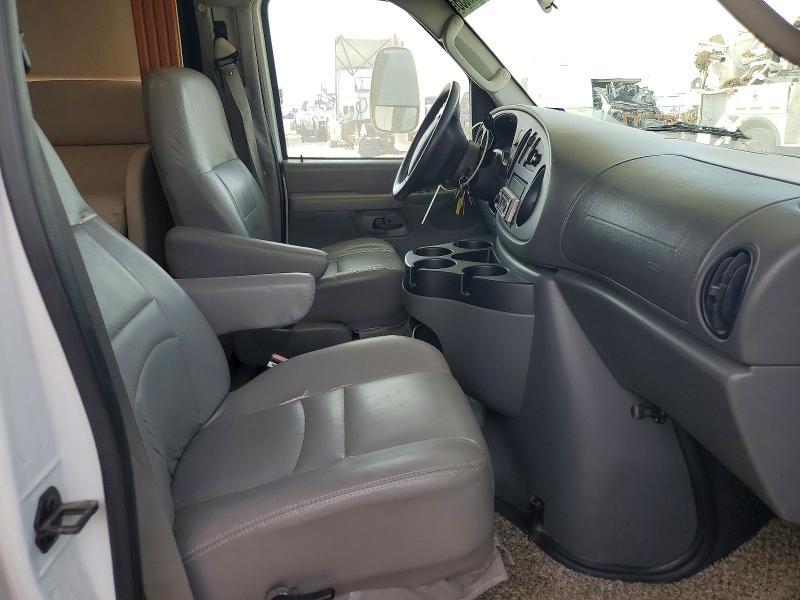 2005 Ford Econoline E450 Super Duty Cutaway van