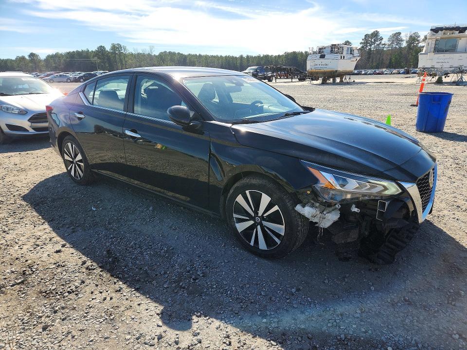 2022 Nissan Altima sv