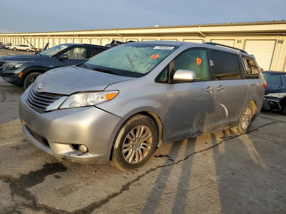 2015 Toyota Sienna xle