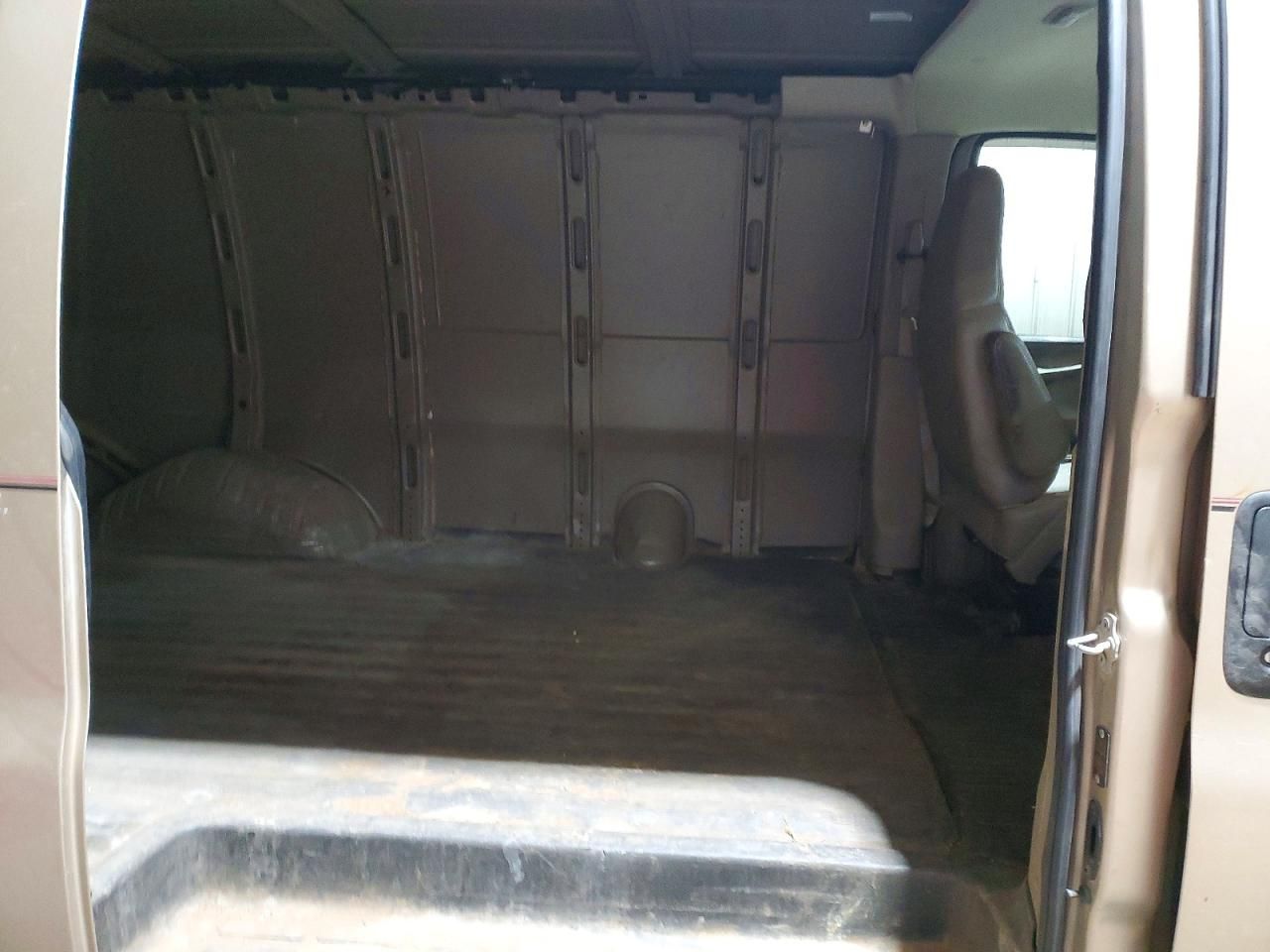 2005 Chevrolet Express G2500