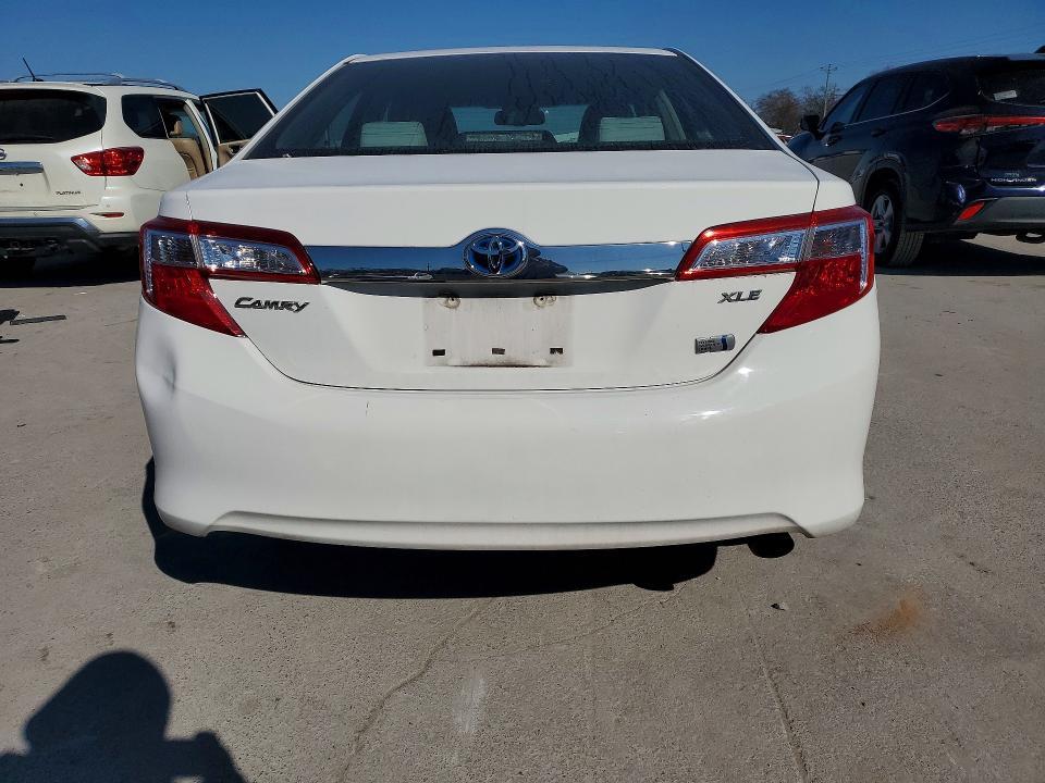 2014 Toyota Camry Hybrid
