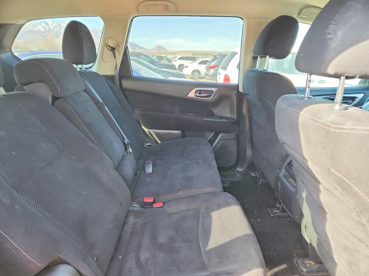 2013 Nissan Pathfinder s