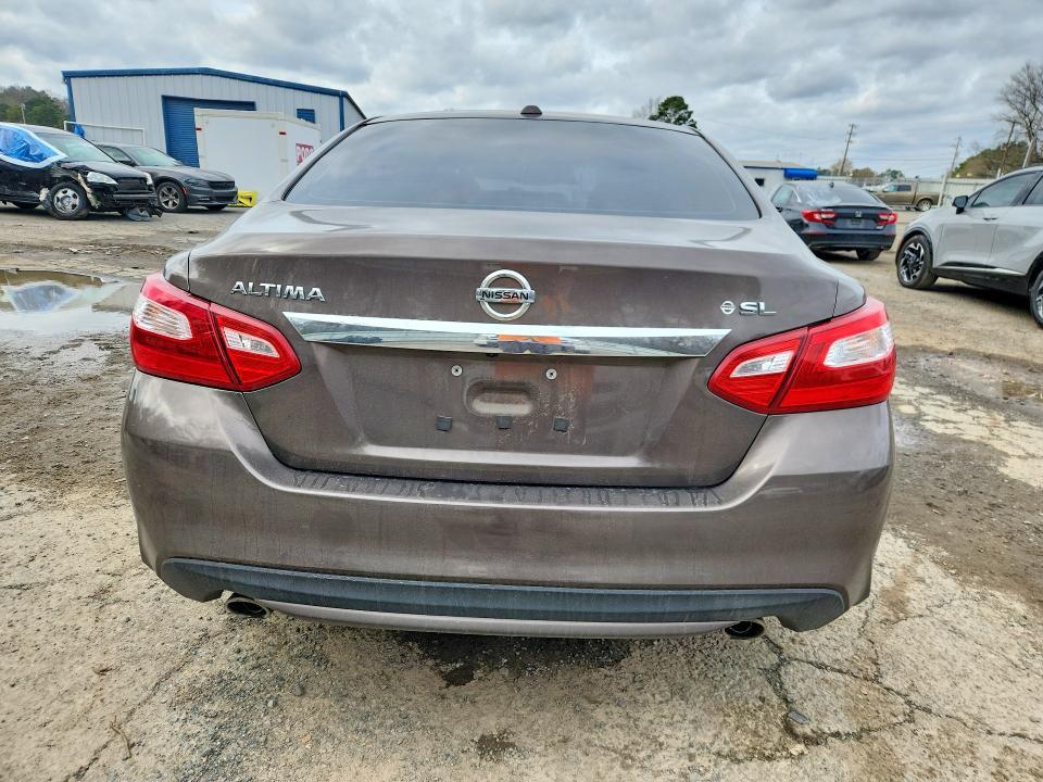 2016 Niss Altima 2.5
