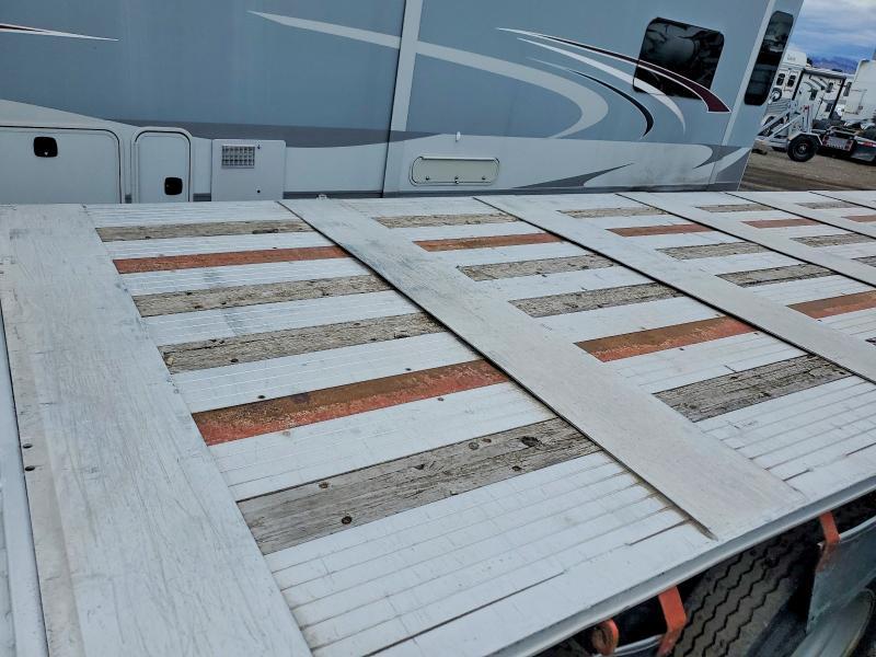 2004 Western Trailers 2004 Western Flatbed Trailer